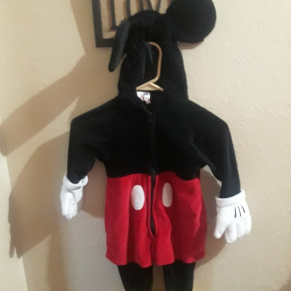 Mickey mouse costume - Picture 1 of 5
